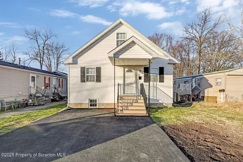 37 Ollendike St, Throop, PA 18512