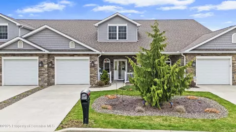 137 Forest Dr, Archbald, PA 18403