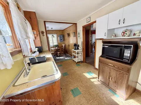 515 Cranberry Lake Rd, Brackney, PA 18812