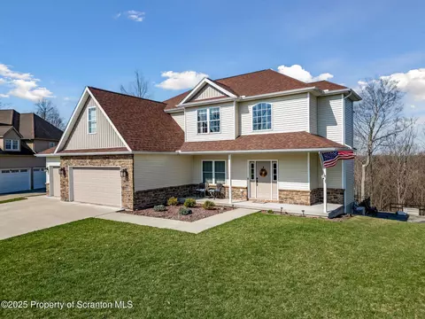 207 Carpenter Hl, Clarks Summit, PA 18411