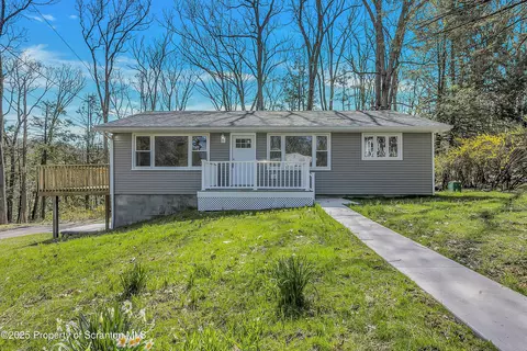 109 Sally Dr, Clarks Summit, PA 18411