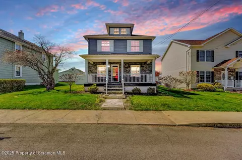 811 W Grove St, Taylor, PA 18517
