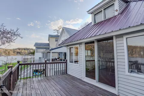 446 Lake Rd, Nicholson, PA 18446