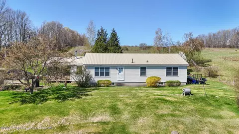 1023 Mccormick Rd, Brackney, PA 18812