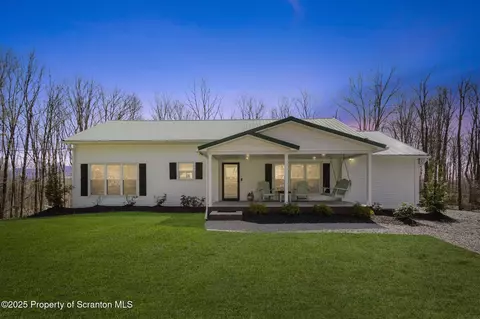 828 Lake Henry Rd, Lake Ariel, PA 18436