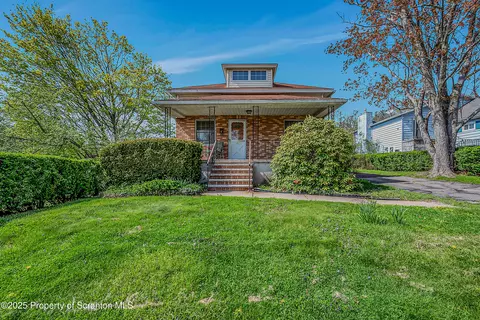 108 Armstrong Ave, Clarks Green, PA 18411