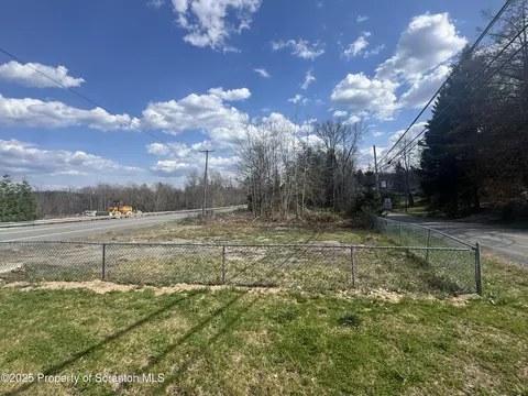 Memorial Drive, Elmhurst, PA 18444