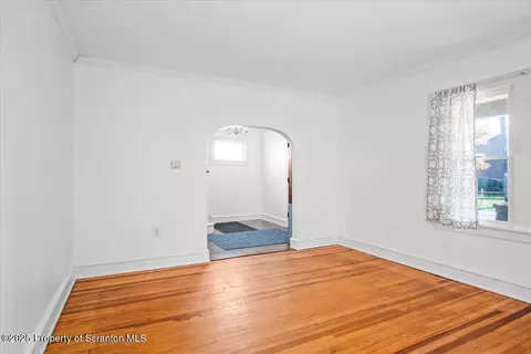 1020 Spring St, Old Forge, PA 18518 photo 6