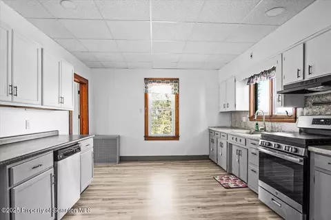 1020 Spring St, Old Forge, PA 18518 photo 7