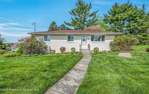 107 Bonnie Dr, North Abington, PA 18414