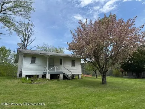 512 Summer Ln, Tunkhannock, PA 18657