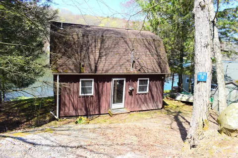 125 E Crescent Lake Rd, Meshoppen, PA 18630