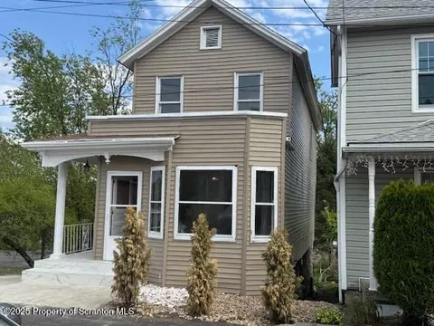 913 Acker Ave, Scranton, PA 18504