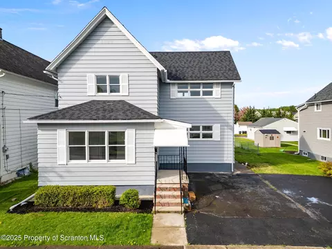 215 Oak St, Dickson City, PA 18519