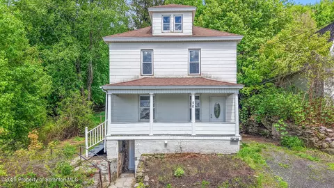 50 Harlem Ave, Carbondale, PA 18407
