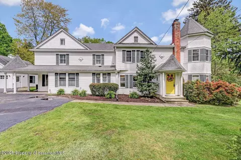 1324 Glenview Rd, Clarks Summit, PA 18411
