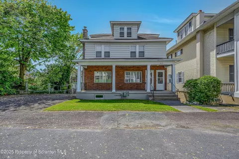 213 Elm St, Dunmore, PA 18512