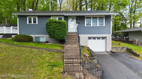 512 Haven Ln, Clarks Summit, PA 18411