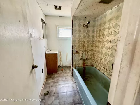 515 Parallel Dr, Scranton, PA 18504 photo 19