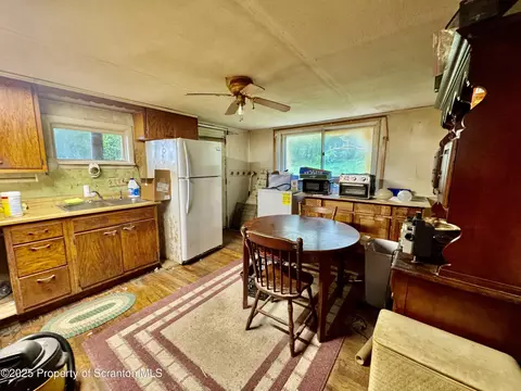 515 Parallel Dr, Scranton, PA 18504 photo 5