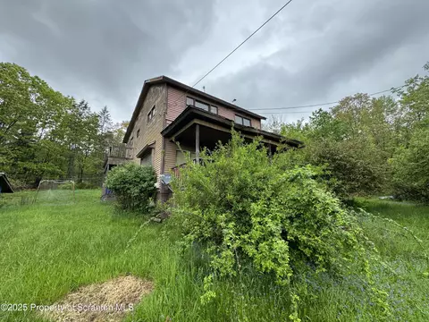 515 Parallel Dr, Scranton, PA 18504 photo 2