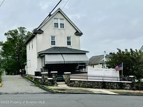 910 Hickory St, Scranton, PA 18505