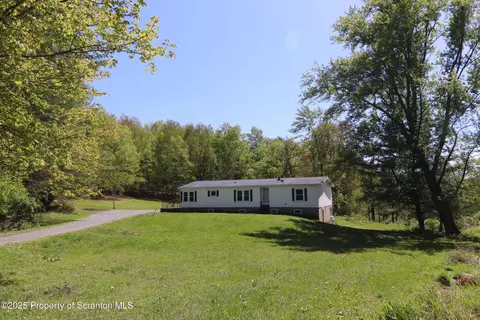 702 Bennett Rd, Meshoppen, PA 18630