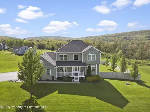 30 Landmark Dr, Jefferson Twp, PA 18436