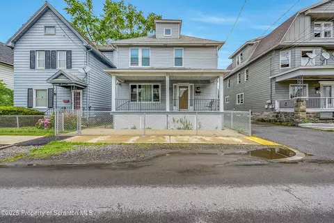 611 Moosic St, Scranton, PA 18505