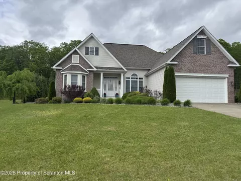 404 Champion Cir, Throop, PA 18512