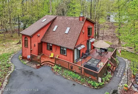 800 Colt Ct, Lords Valley, PA 18428