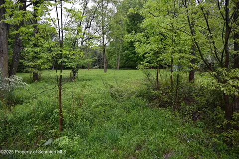 65 Reagan Rd, Montrose, PA 18801