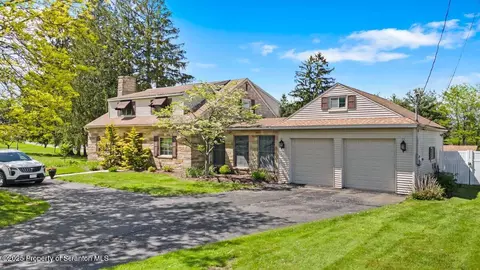 105 Seneca Ave, Clarks Green, PA 18411