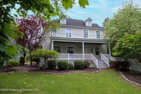 525 N Abington, Clarks Green, PA 18411