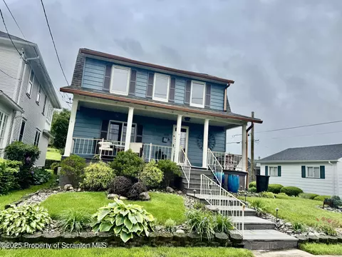 918 Hemlock St, Scranton, PA 18505