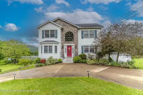 99 Elizabeth Ave, Hallstead, PA 18822