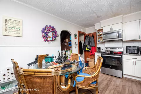 Dining - 741 N 743 Sumner Ave, Scranton, PA 18504 photo 2 of 3