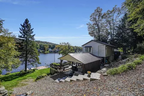 266 Warren Park Rd, New Milford, PA 18834