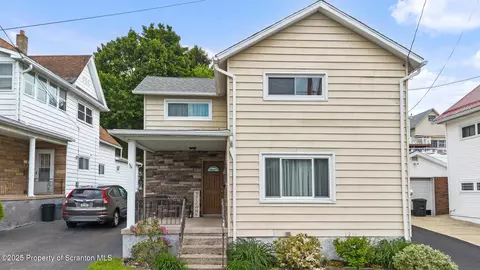 138 Elm St, Dunmore, PA 18512