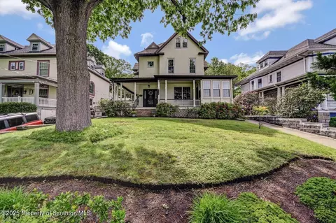 1614 Jefferson Ave, Dunmore, PA 18509