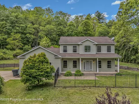 2790 Dark Region Rd, Clarks Summit, PA 18411