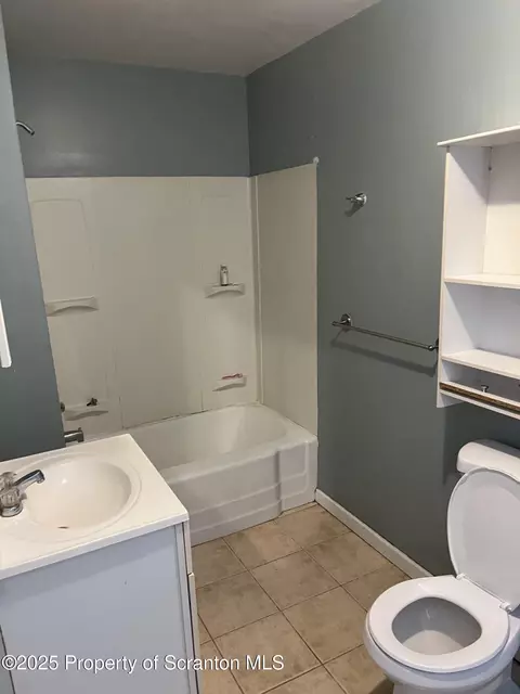 Bath - 533 E Pine St, Olyphant, PA 18447 photo 3 of 3