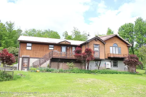 215 Linaberry Rd, Montrose, PA 18801