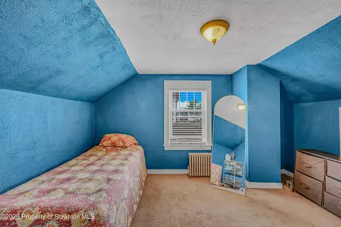 Bedroom - 115 Marion St, Old Forge, PA 18518 photo 4 of 6