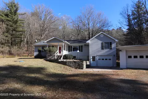 11 Wilderness Dr, Tunkhannock, PA 18657