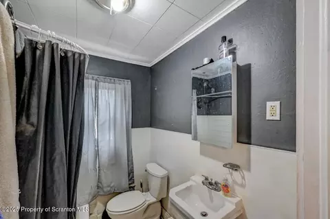 Bath - 1221 1223 Eynon St, Scranton, PA 18504 photo 5 of 6