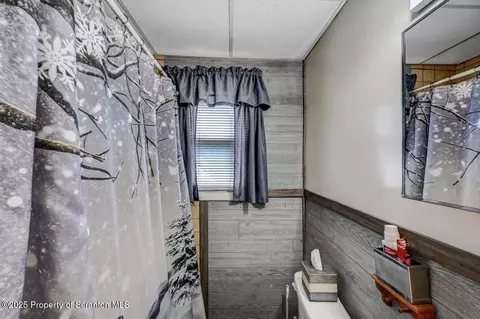 Bath - 1221 1223 Eynon St, Scranton, PA 18504 photo 2 of 6