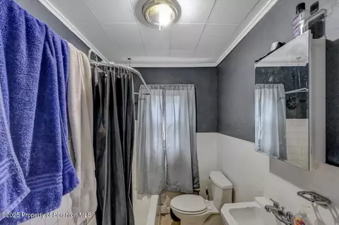 Bath - 1221 1223 Eynon St, Scranton, PA 18504 photo 6 of 6