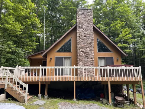 133 Red Abbott Rd, Clifford Township, PA 18470