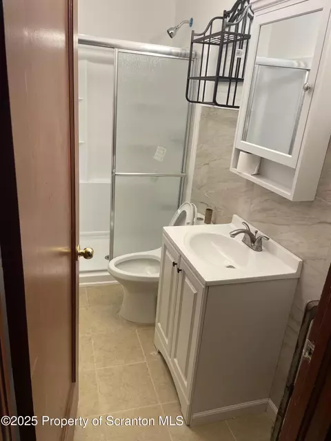 Bath - 809 Cedar Ave, Scranton, PA 18505 photo 1 of 1